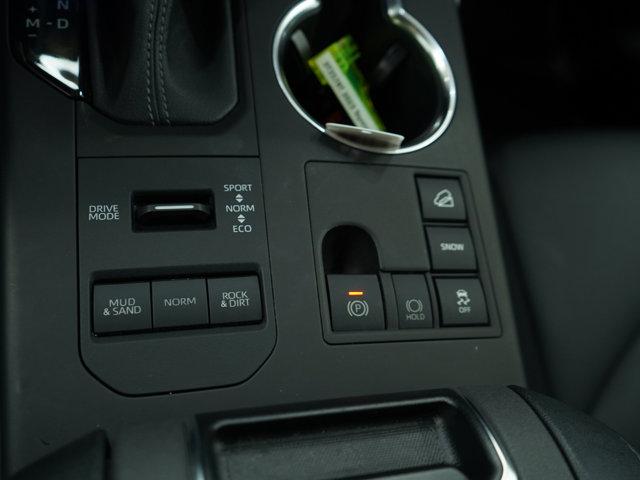 Photo of 2023 Wind Chill Pearl Toyota Highlander