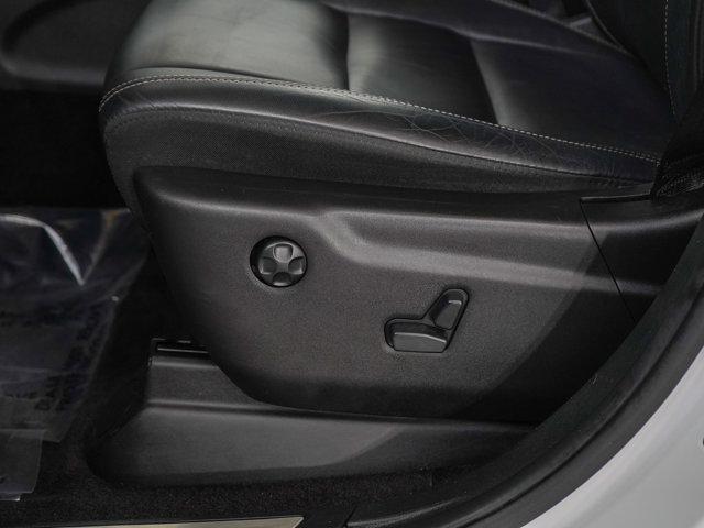 Photo of 2017 Bright White Clearcoat Jeep Grand Cherokee
