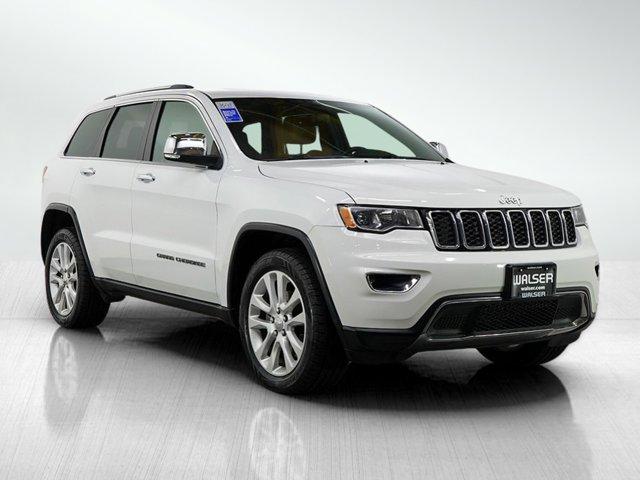 Photo of 2017 Bright White Clearcoat Jeep Grand Cherokee