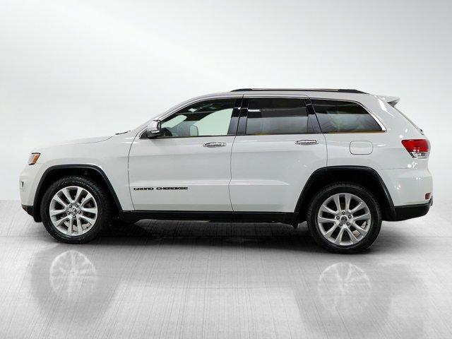 Photo of 2017 Bright White Clearcoat Jeep Grand Cherokee