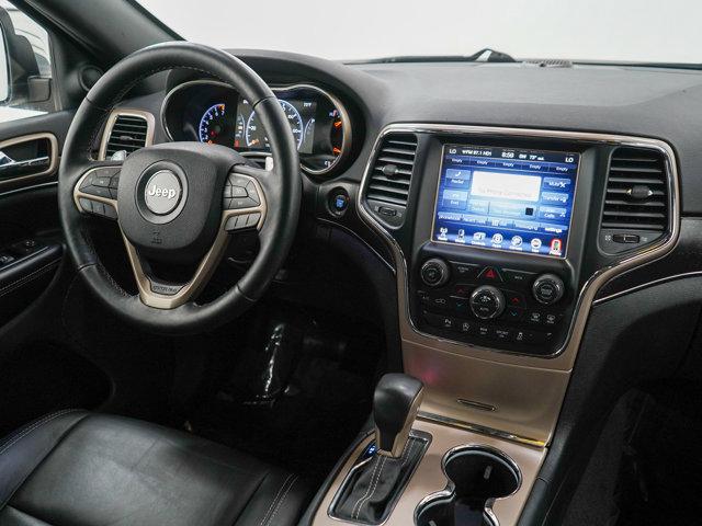Photo of 2017 Bright White Clearcoat Jeep Grand Cherokee