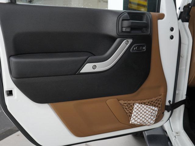Photo of 2013 Bright White Clearcoat Jeep Wrangler