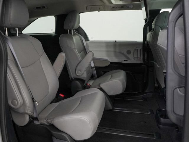 Photo of 2025 Celestial Silver Toyota Sienna
