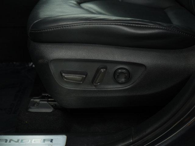 Photo of 2020 Moon Dust Toyota Highlander Hybrid