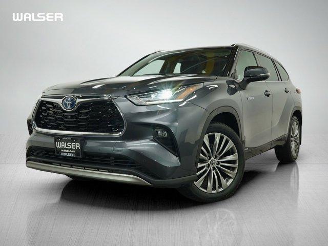 Photo of 2020 Moon Dust Toyota Highlander Hybrid