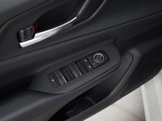 Photo of 2025 Pearl Toyota Prius