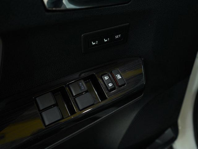 Photo of 2017 Blizzard Pearl Toyota RAV4