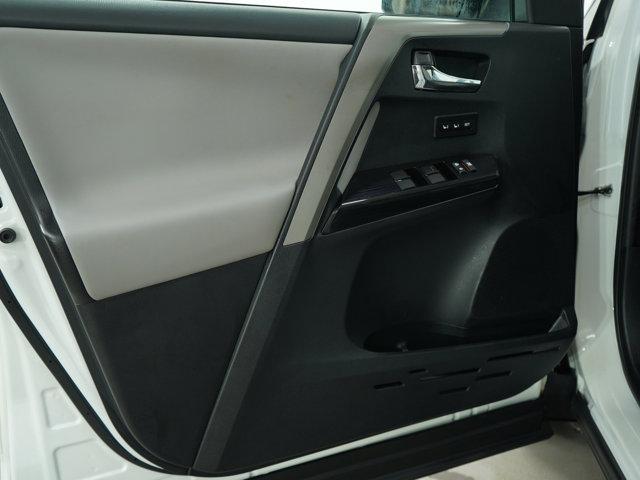 Photo of 2017 Blizzard Pearl Toyota RAV4