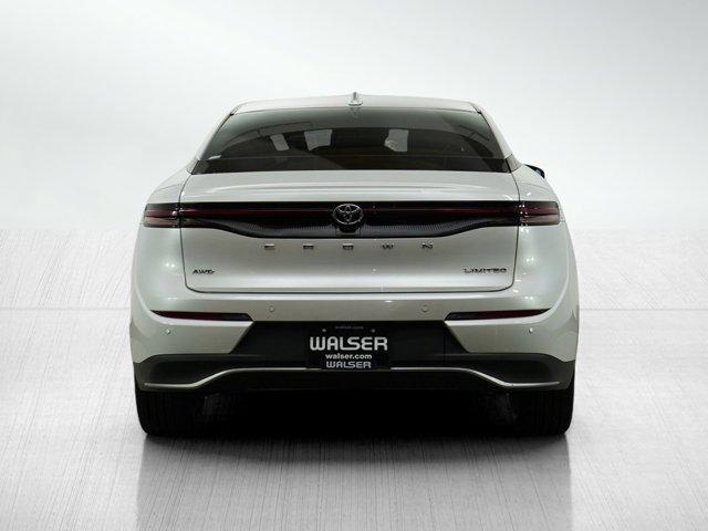 Photo of 2023 White Toyota Crown