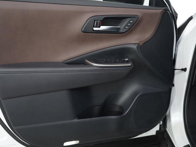 Photo of 2023 White Toyota Crown