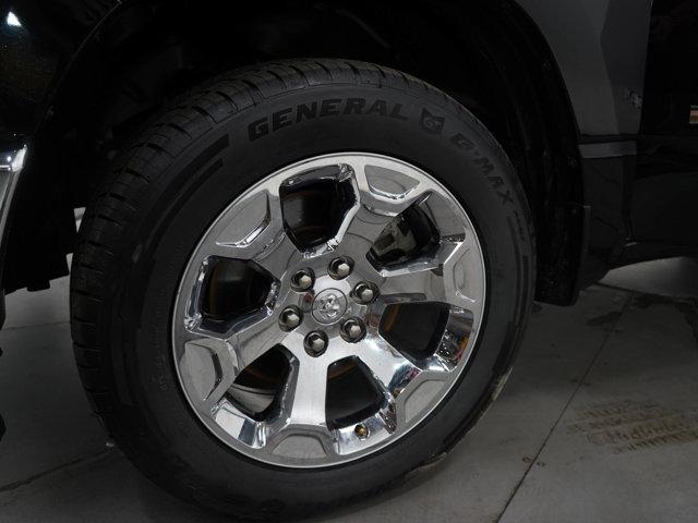 Photo of 2022 Diamond Black Crystal Pearlcoat RAM 1500