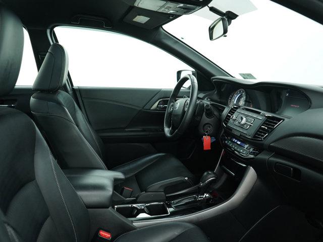 Photo of 2016 Crystal Black Pearl Honda Accord