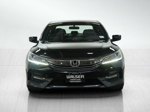 Photo of 2016 Crystal Black Pearl Honda Accord