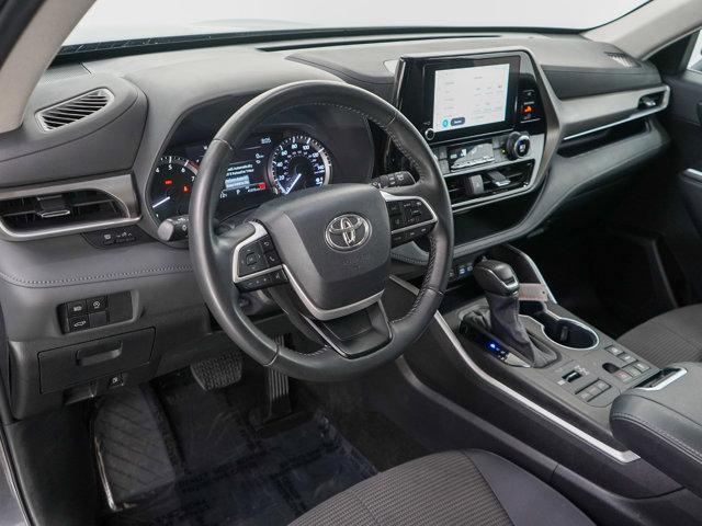 Photo of 2024 Magnetic Gray Toyota Highlander