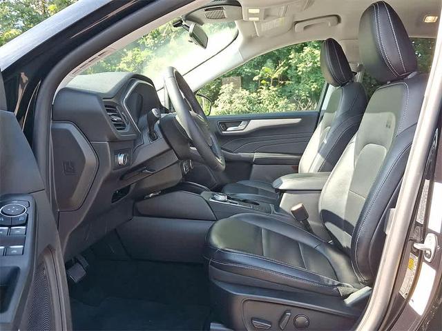 Photo of 2022 AGATE BLACK METALLIC Ford Escape