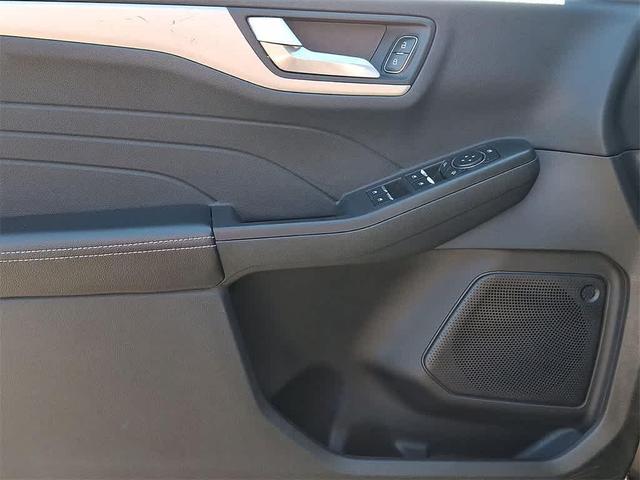 Photo of 2022 AGATE BLACK METALLIC Ford Escape