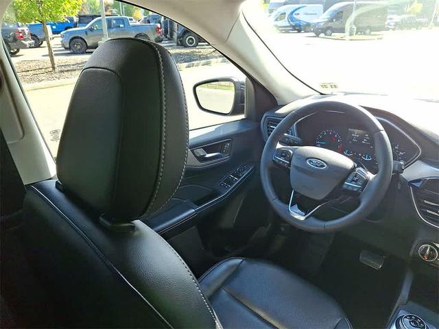 Photo of 2022 AGATE BLACK METALLIC Ford Escape