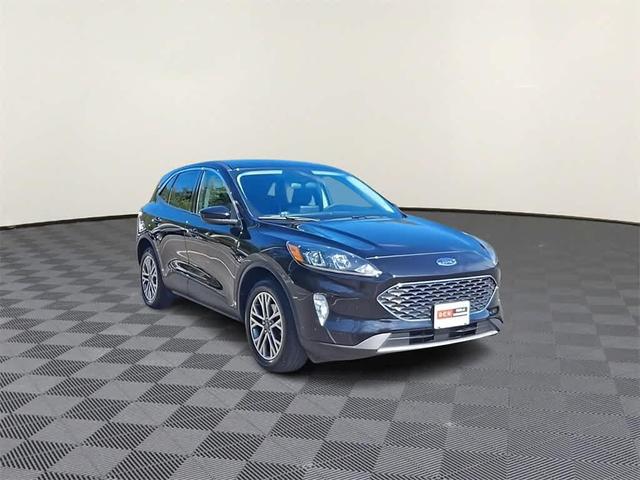 Photo of 2022 AGATE BLACK METALLIC Ford Escape