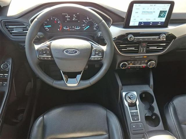Photo of 2022 AGATE BLACK METALLIC Ford Escape