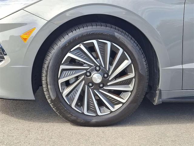 Photo of 2023 Hampton Gray Hyundai SONATA Hybrid