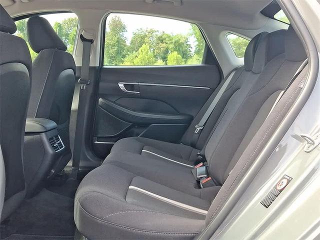 Photo of 2023 Hampton Gray Hyundai SONATA Hybrid