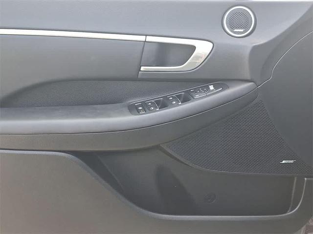 Photo of 2023 Hampton Gray Hyundai SONATA Hybrid