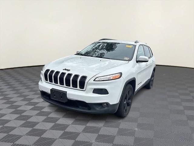 Photo of 2016 Bright White Clearcoat Jeep Cherokee
