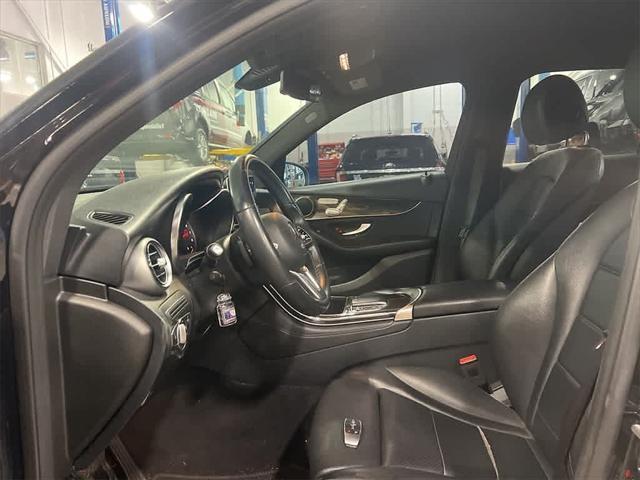 Photo of 2020 Black Mercedes-Benz GLC 300