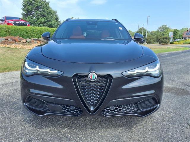 Photo of 2024 Vulcano Black Metallic Alfa Romeo Stelvio