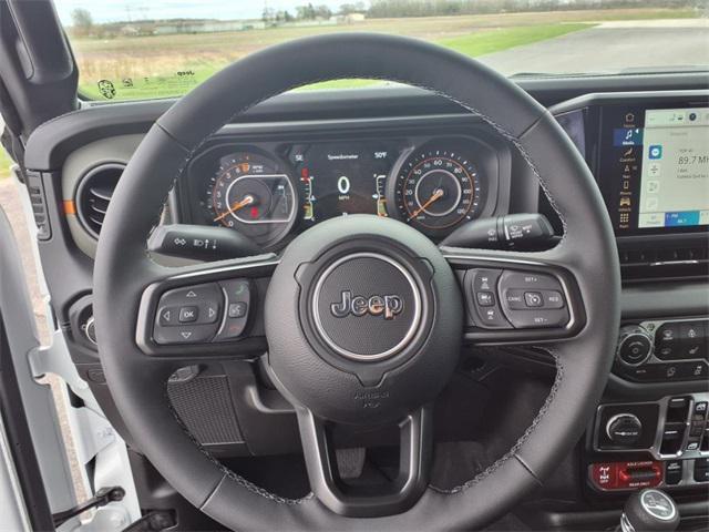 Photo of 2025 Bright White Clearcoat Jeep Gladiator