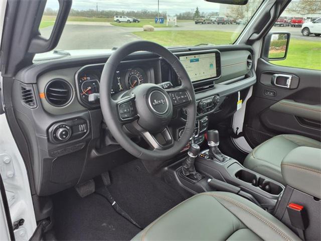 Photo of 2025 Bright White Clearcoat Jeep Gladiator