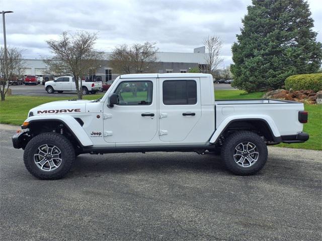 Photo of 2025 Bright White Clearcoat Jeep Gladiator