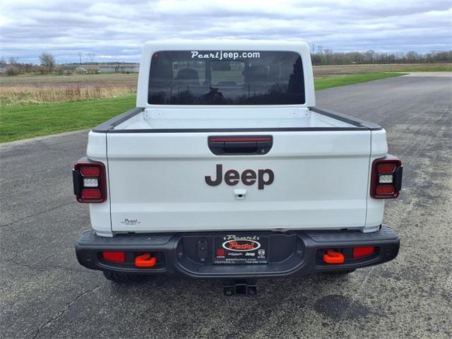 Photo of 2025 Bright White Clearcoat Jeep Gladiator