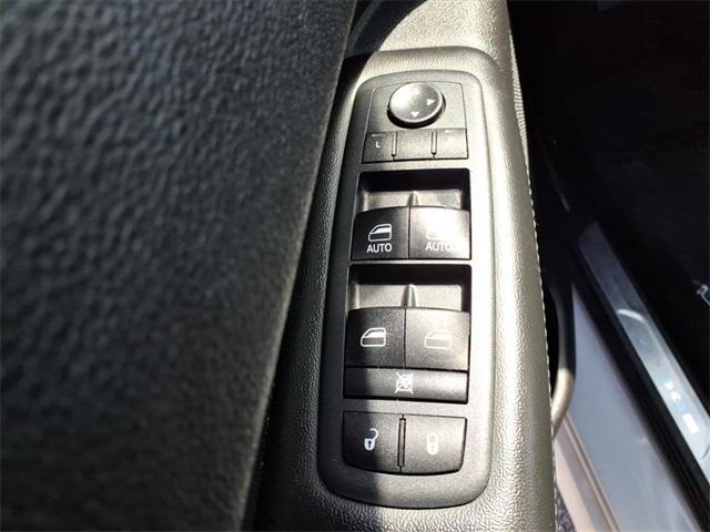 Photo of 2018 White Knuckle Clearcoat Dodge Durango