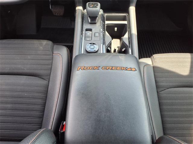 Photo of 2024 Pearl White Tricoat/Super Black Nissan Pathfinder