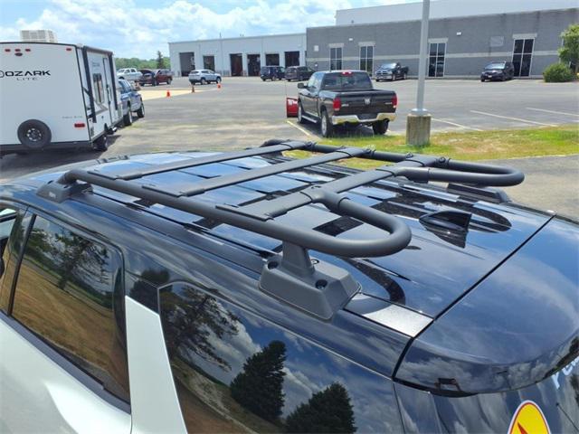 Photo of 2024 Pearl White Tricoat/Super Black Nissan Pathfinder