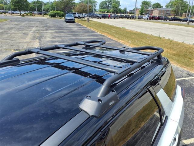 Photo of 2024 Pearl White Tricoat/Super Black Nissan Pathfinder