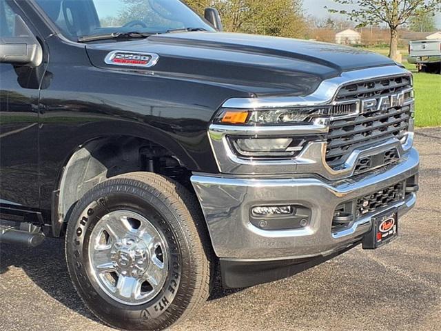 Photo of 2025 Diamond Black Crystal Pearlcoat RAM 2500