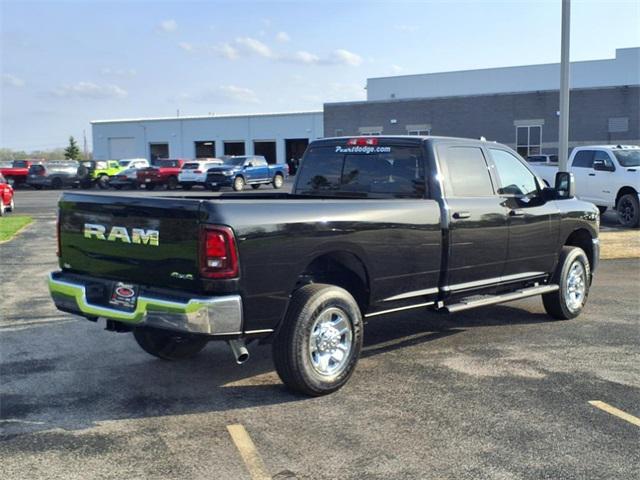 Photo of 2025 Diamond Black Crystal Pearlcoat RAM 2500