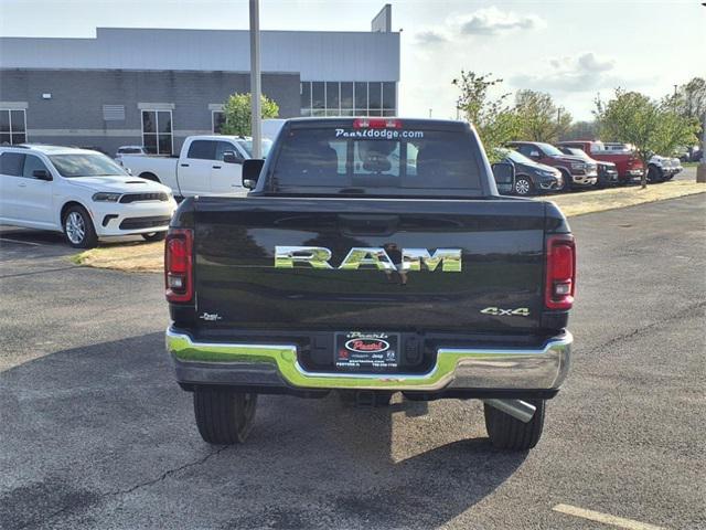 Photo of 2025 Diamond Black Crystal Pearlcoat RAM 2500