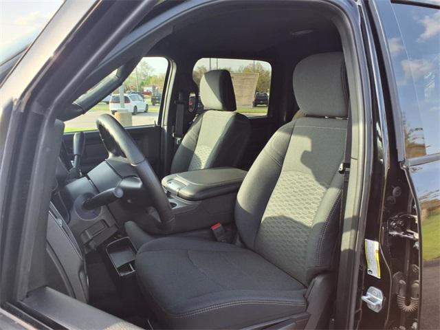 Photo of 2025 Diamond Black Crystal Pearlcoat RAM 2500