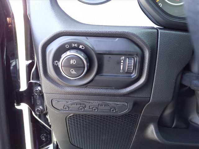 Photo of 2025 Black Clearcoat Jeep Gladiator