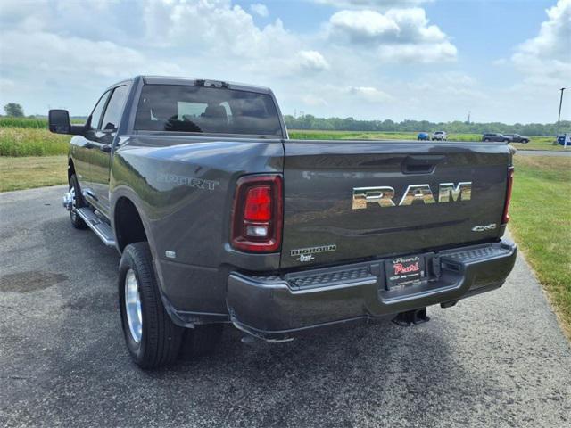 Photo of 2025 Granite Crystal Metallic Clearcoat RAM 3500