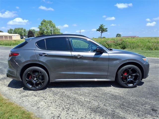Photo of 2022 Vesuvio Gray Metallic Alfa Romeo Stelvio