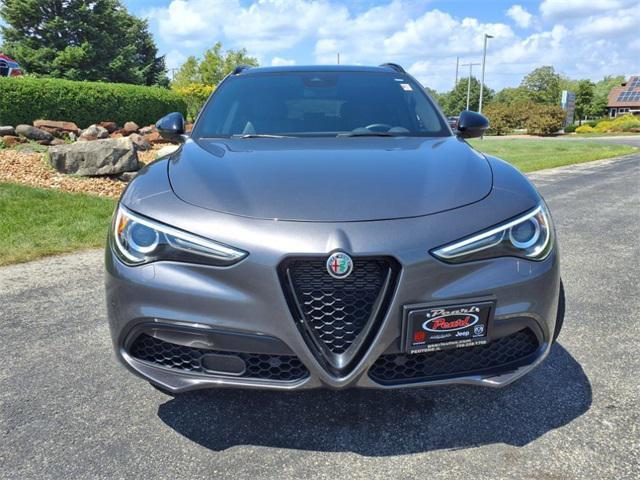 Photo of 2022 Vesuvio Gray Metallic Alfa Romeo Stelvio