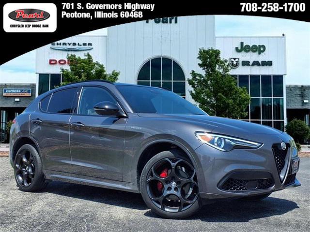 Photo of 2022 Vesuvio Gray Metallic Alfa Romeo Stelvio