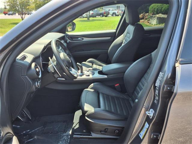 Photo of 2022 Vesuvio Gray Metallic Alfa Romeo Stelvio