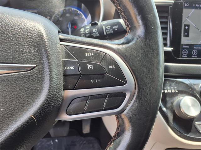 Photo of 2019 Granite Crystal Metallic Clearcoat Chrysler Pacifica