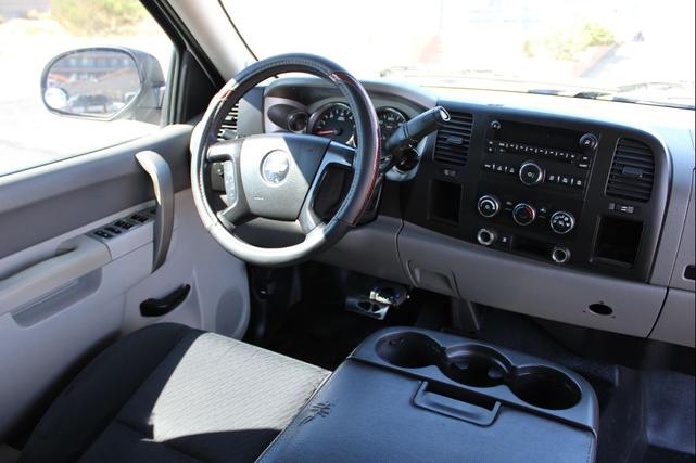 Photo of 2011 Summit White Chevrolet Silverado 2500