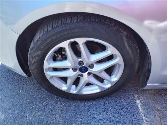 Photo of 2016 INGOT SILVER Ford Fusion